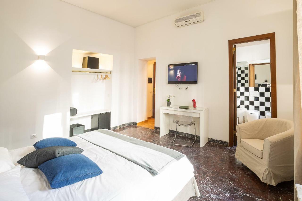 Lombardia40 Luxury Suites โรม ภายนอก รูปภาพ