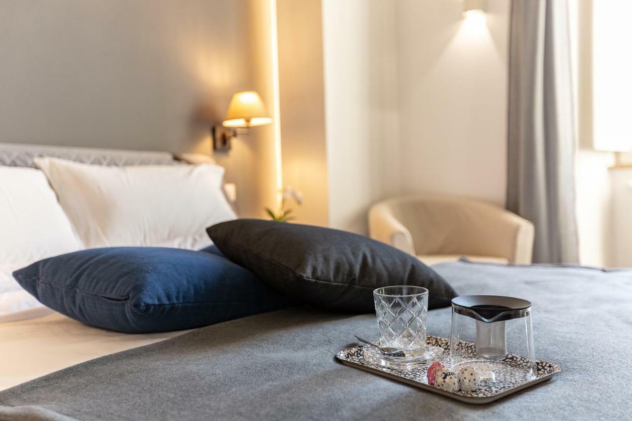 Lombardia40 Luxury Suites โรม ภายนอก รูปภาพ