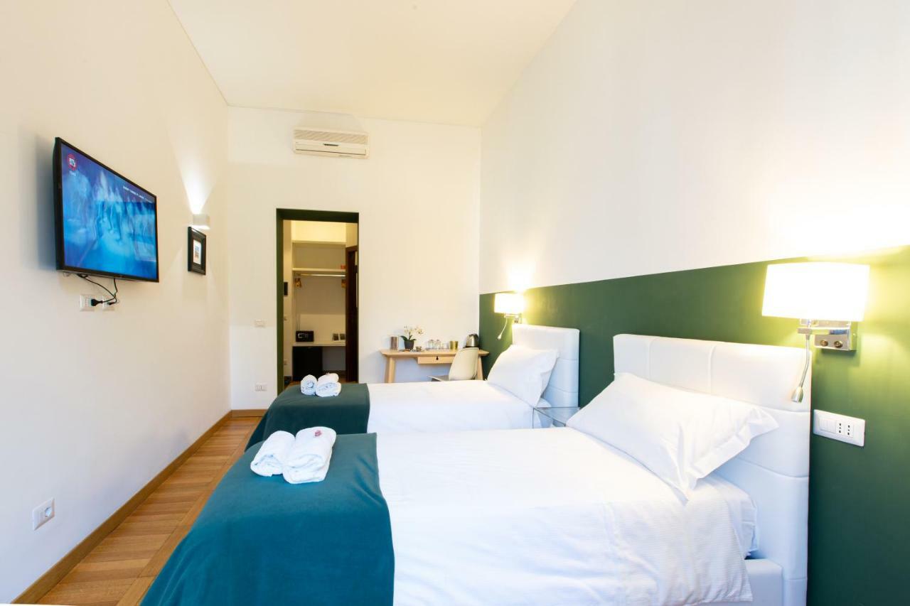 Lombardia40 Luxury Suites โรม ภายนอก รูปภาพ