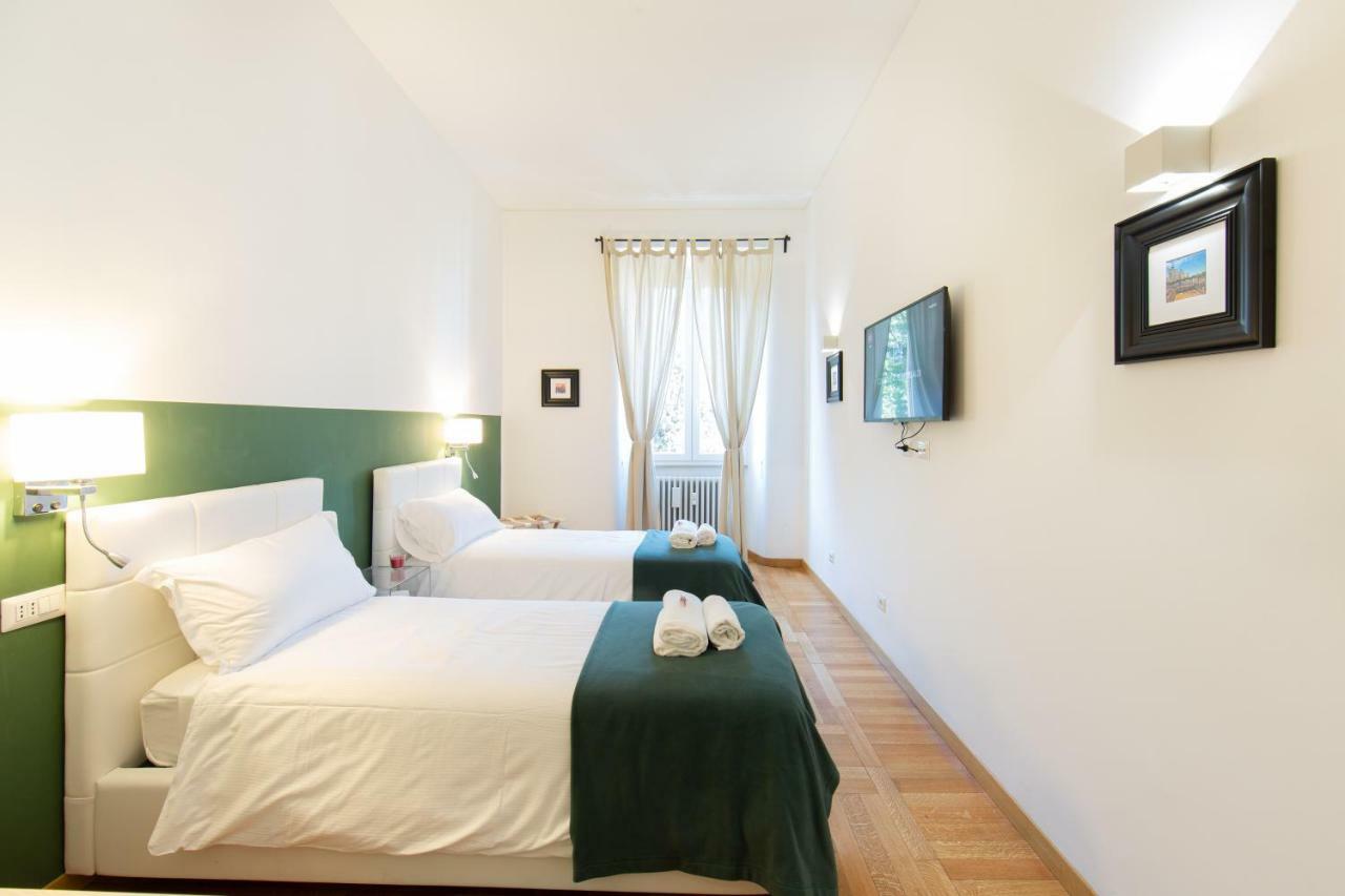 Lombardia40 Luxury Suites โรม ภายนอก รูปภาพ