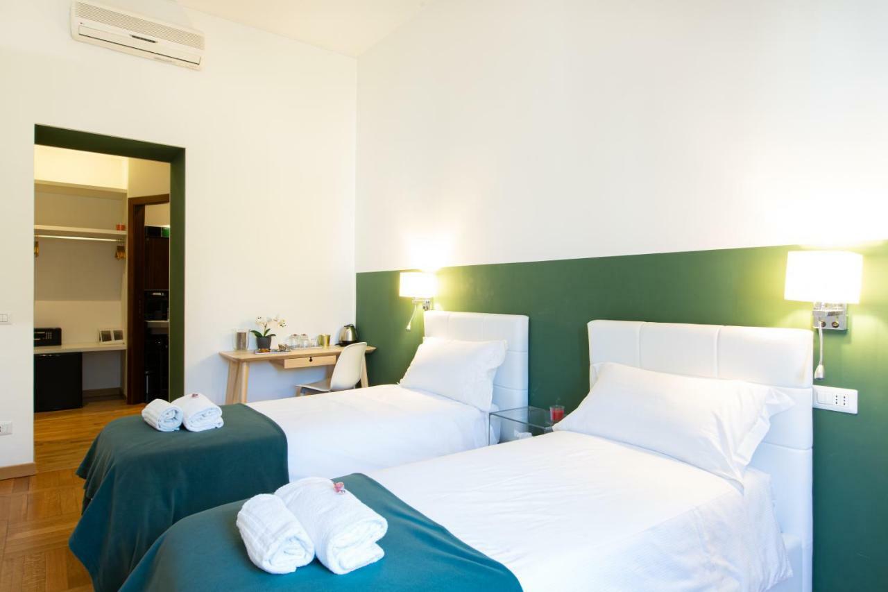 Lombardia40 Luxury Suites โรม ภายนอก รูปภาพ