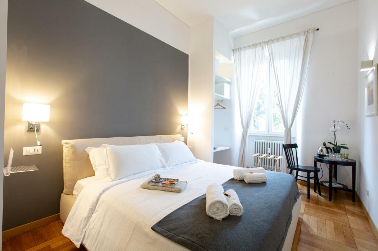 Lombardia40 Luxury Suites โรม ภายนอก รูปภาพ